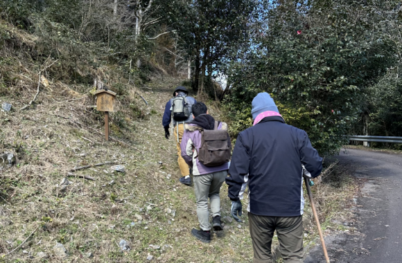 里山トレッキングと苔箱庭づくりなど